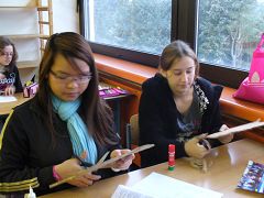 Projekttag The English Club - Requisiten machen